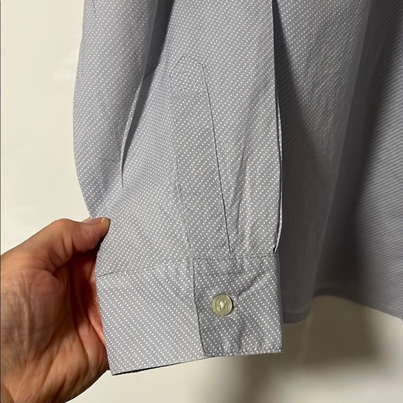 Old Navy Light Blue White Dotted Cotton Lightweight Button Down Shirt, Size L - Picture 5 of 9